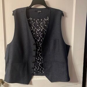 EUC men’s Murano XL vest. Navy blue, three pockets.